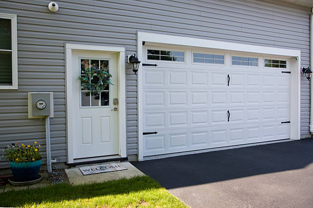 24/7 Emergency Garage Door Panel Replacement experts in Middletown, VA